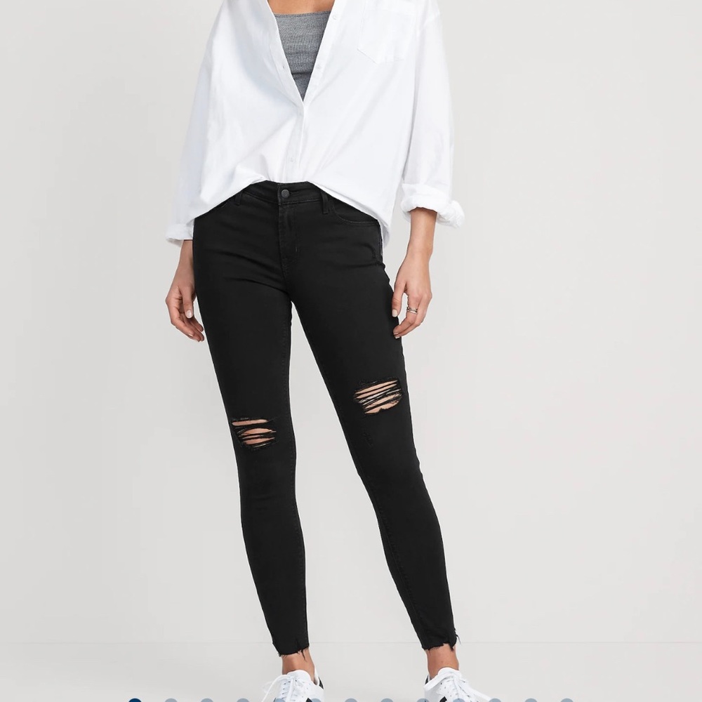 Old navy Rockstar super skinny ankle size 8 frayed black denim